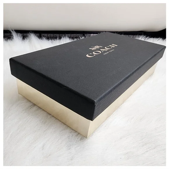 Coach Glitter Wallet - Picture 12 of 15